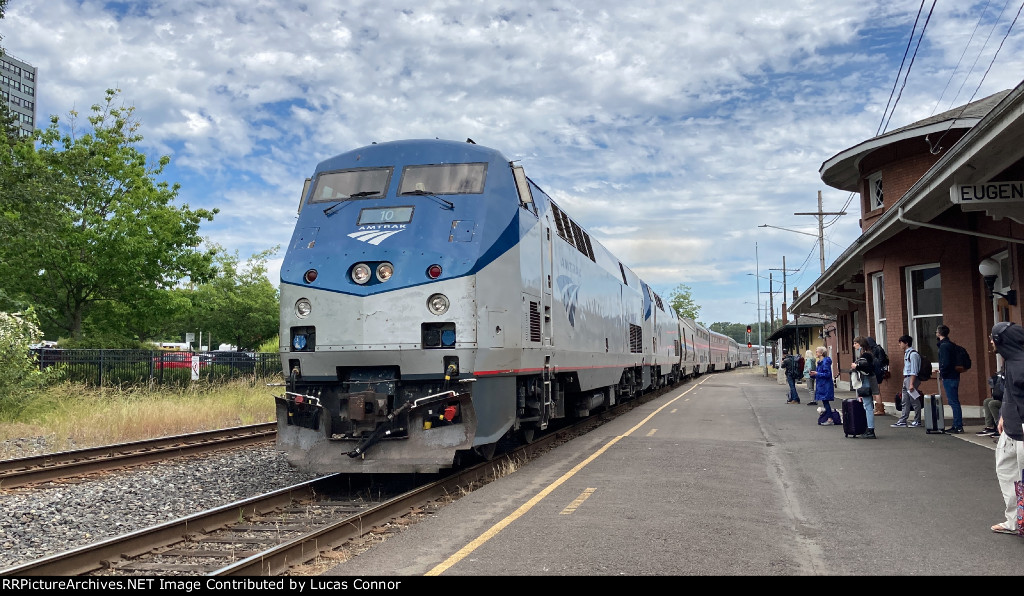 Coast Starlight Gliding Into The Station